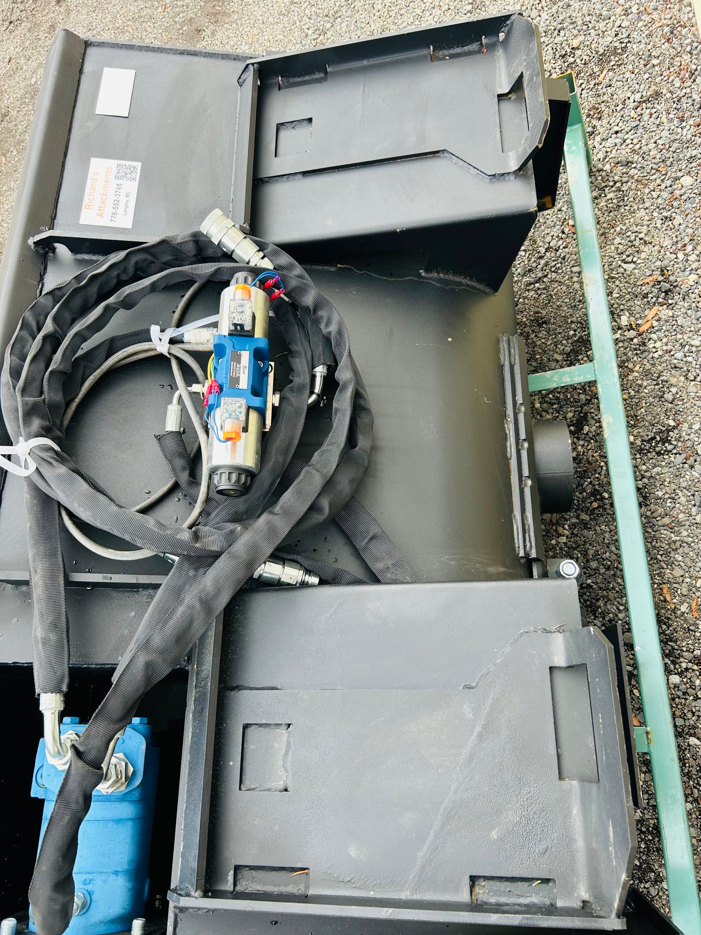 New Skid Steer Hydraulic Cement Mixer Bucket