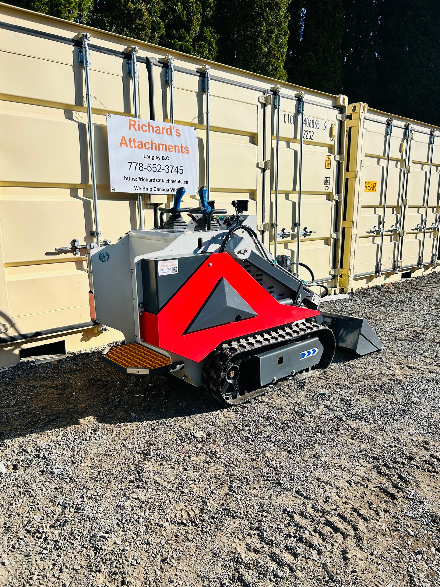 New ST28-H Mini Skid Steer Track Loader- High Lifting Capacity