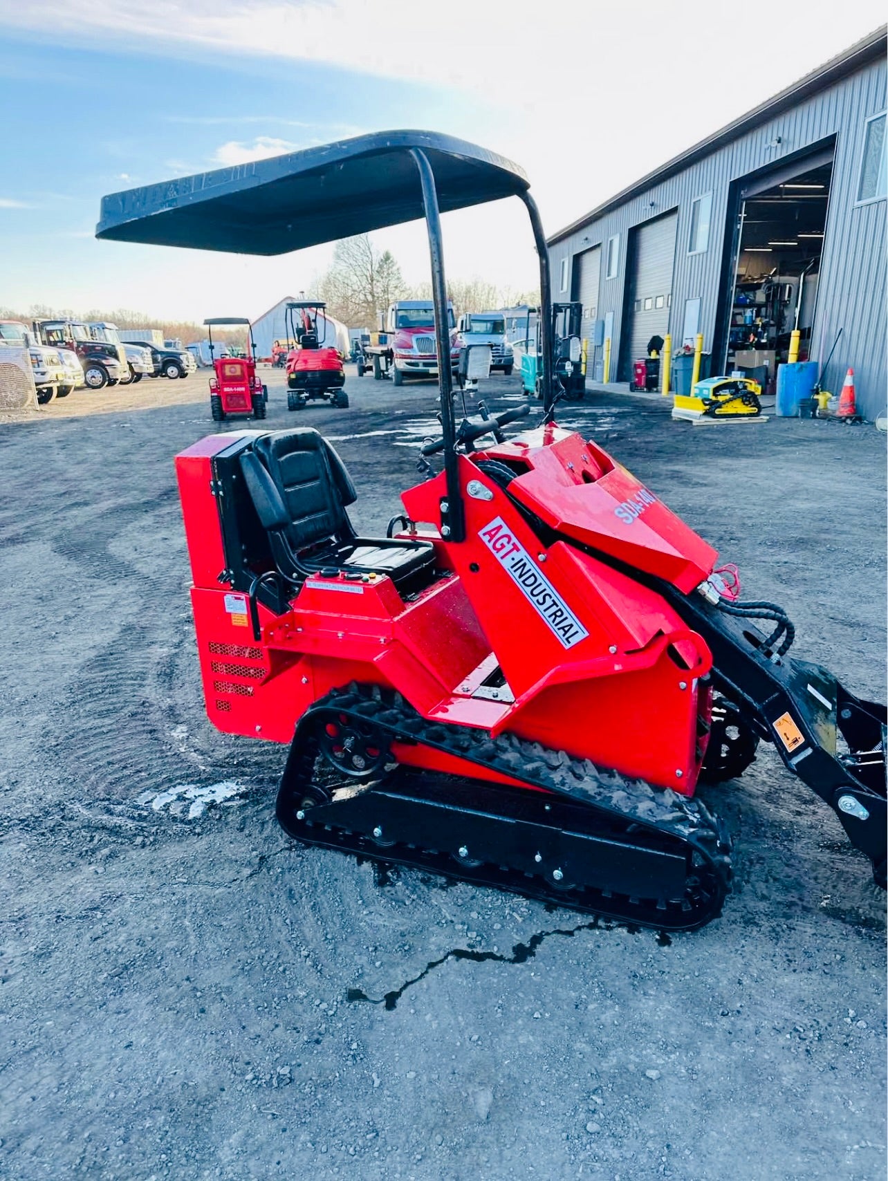 New SDA-140T 0.9-Ton Mini Tracked Loader