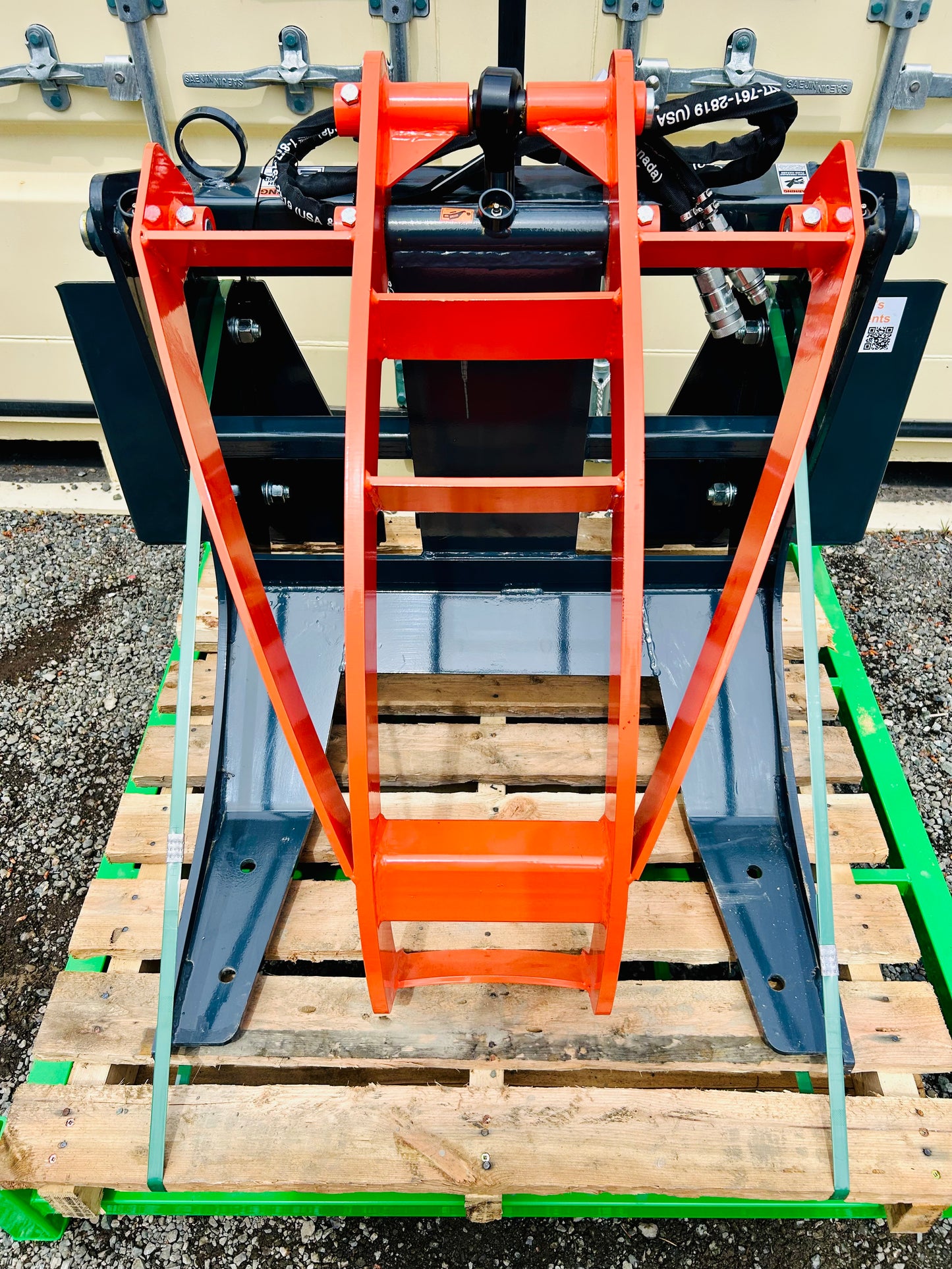 New Premium 30” Skid Steer Log Grapple Attachment, 42” Claw Opening, 3000-lb Grapple Capacity, Universal Mount