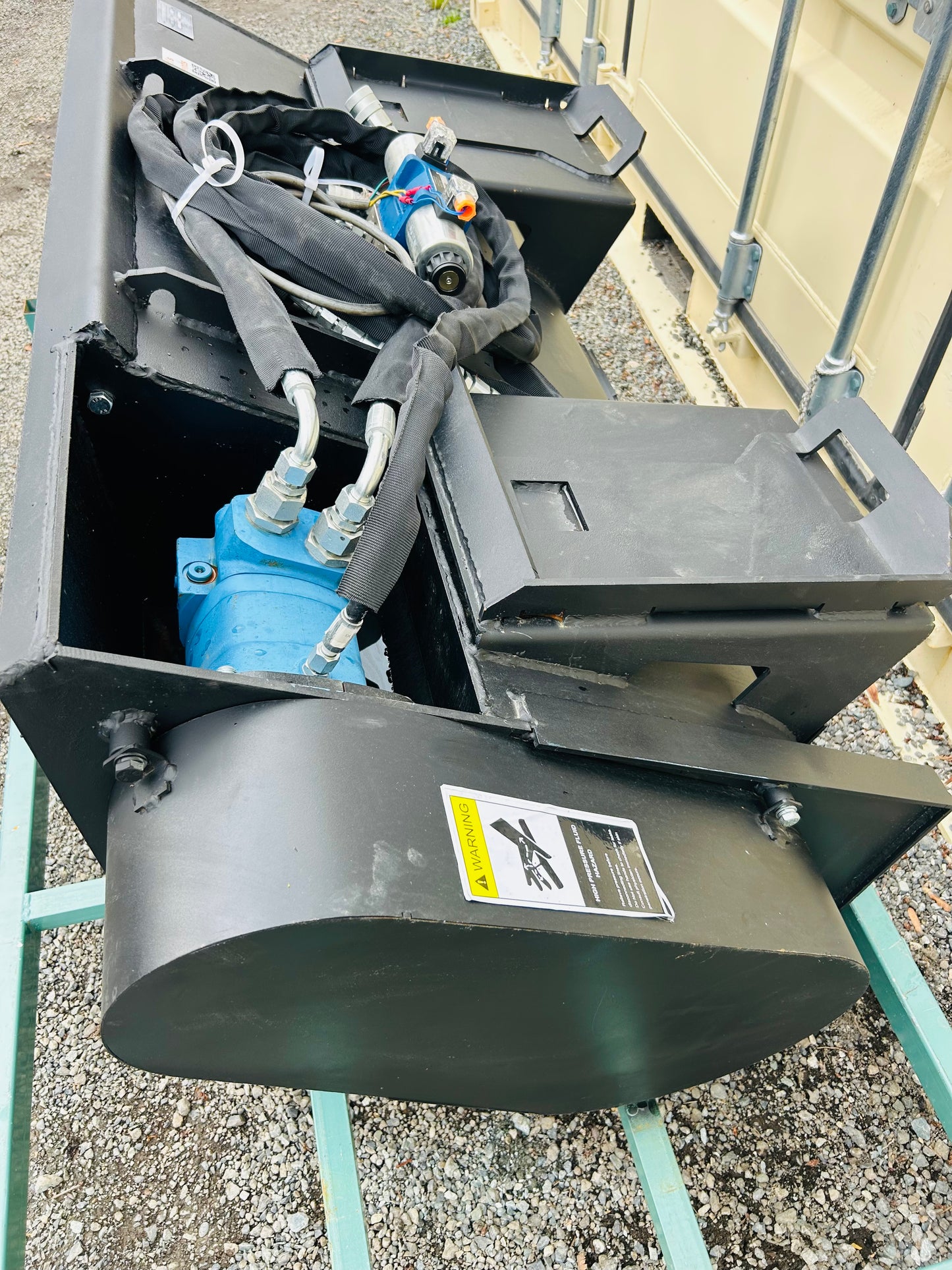 New Skid Steer Hydraulic Cement Mixer Bucket