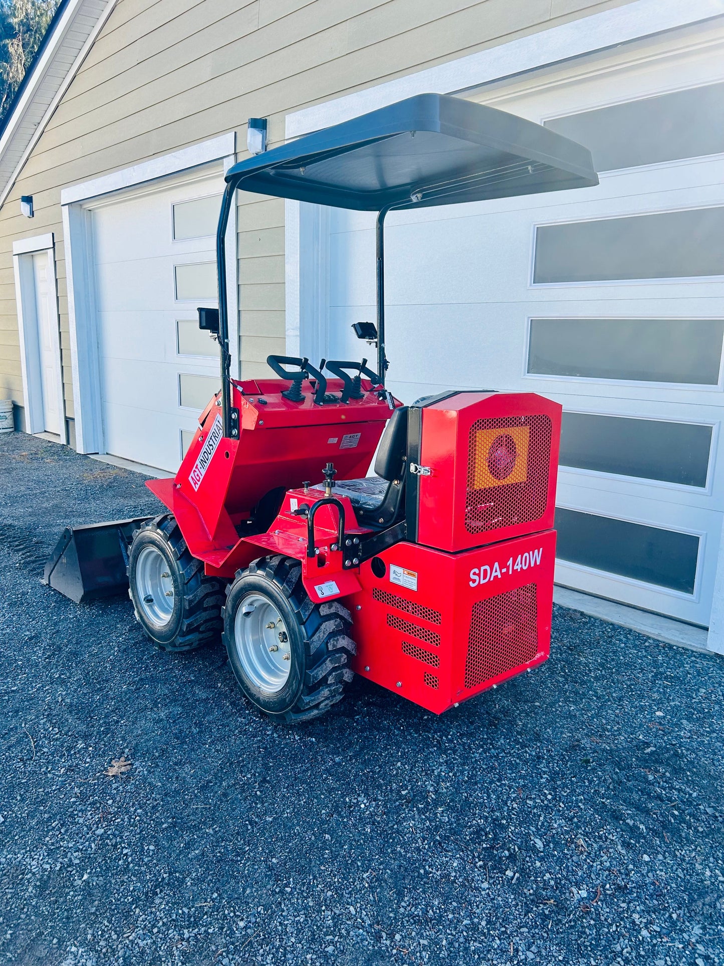 New SDA-140W 0.9-Ton Mini Wheeled Loader