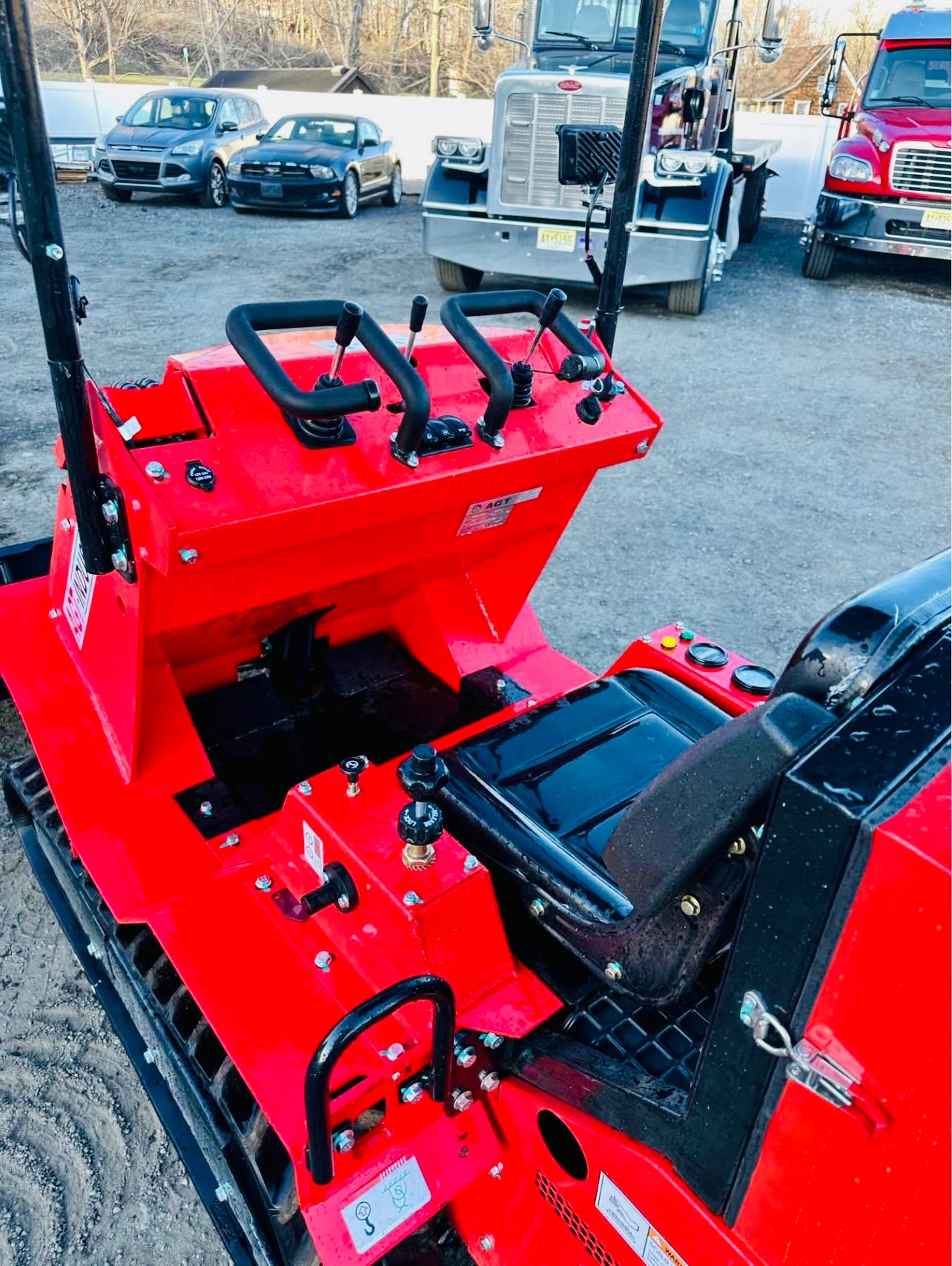 New SDA-140T 0.9-Ton Mini Tracked Loader