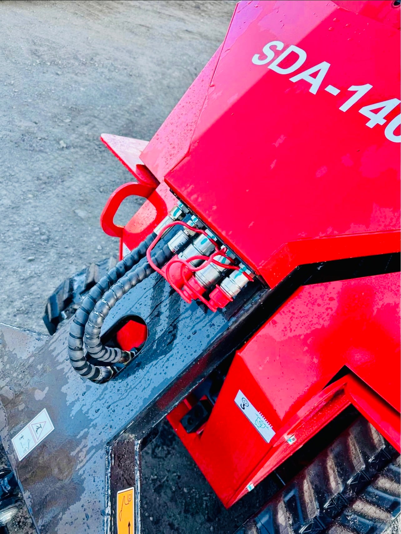 New SDA-140T 0.9-Ton Mini Tracked Loader