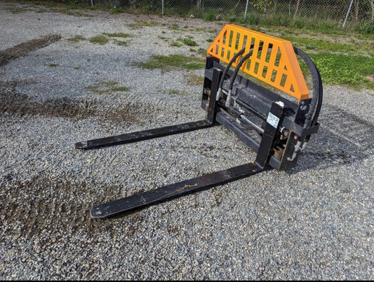 New Skid Steer Attachment Pallet Forks For Skid Steer 48 inch Fork 4000 lb Loading Capacity