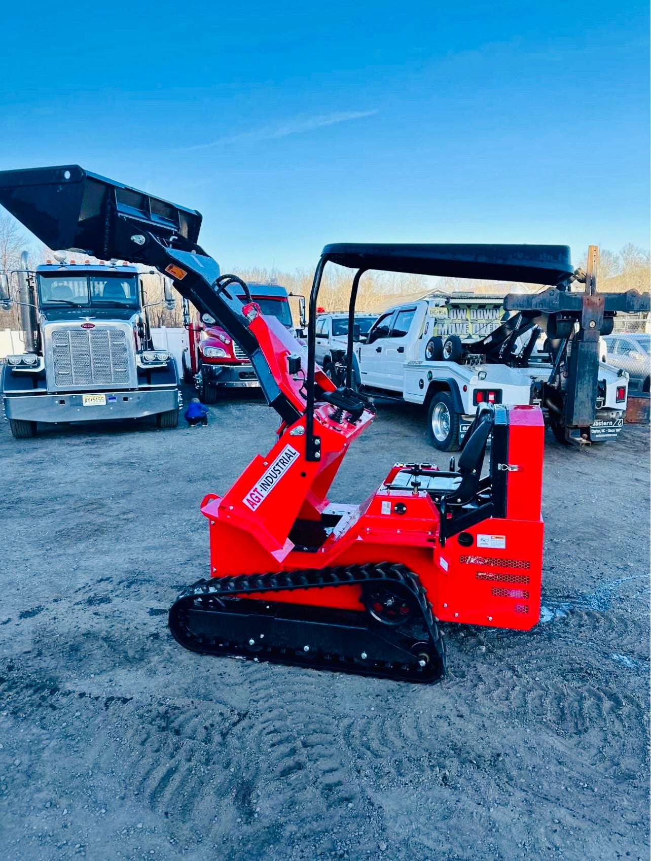 New SDA-140T 0.9-Ton Mini Tracked Loader