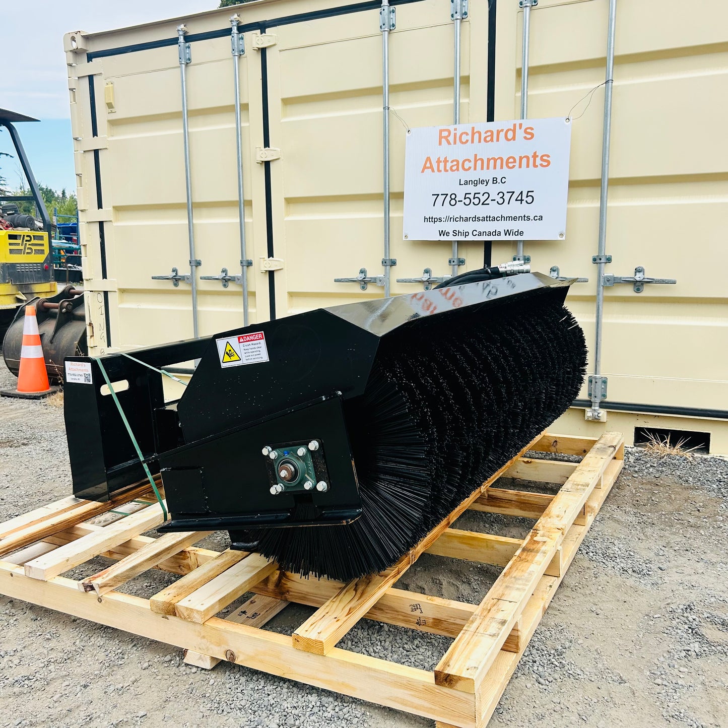 New Skid Steer Attachment Hydraulic Angle Broom