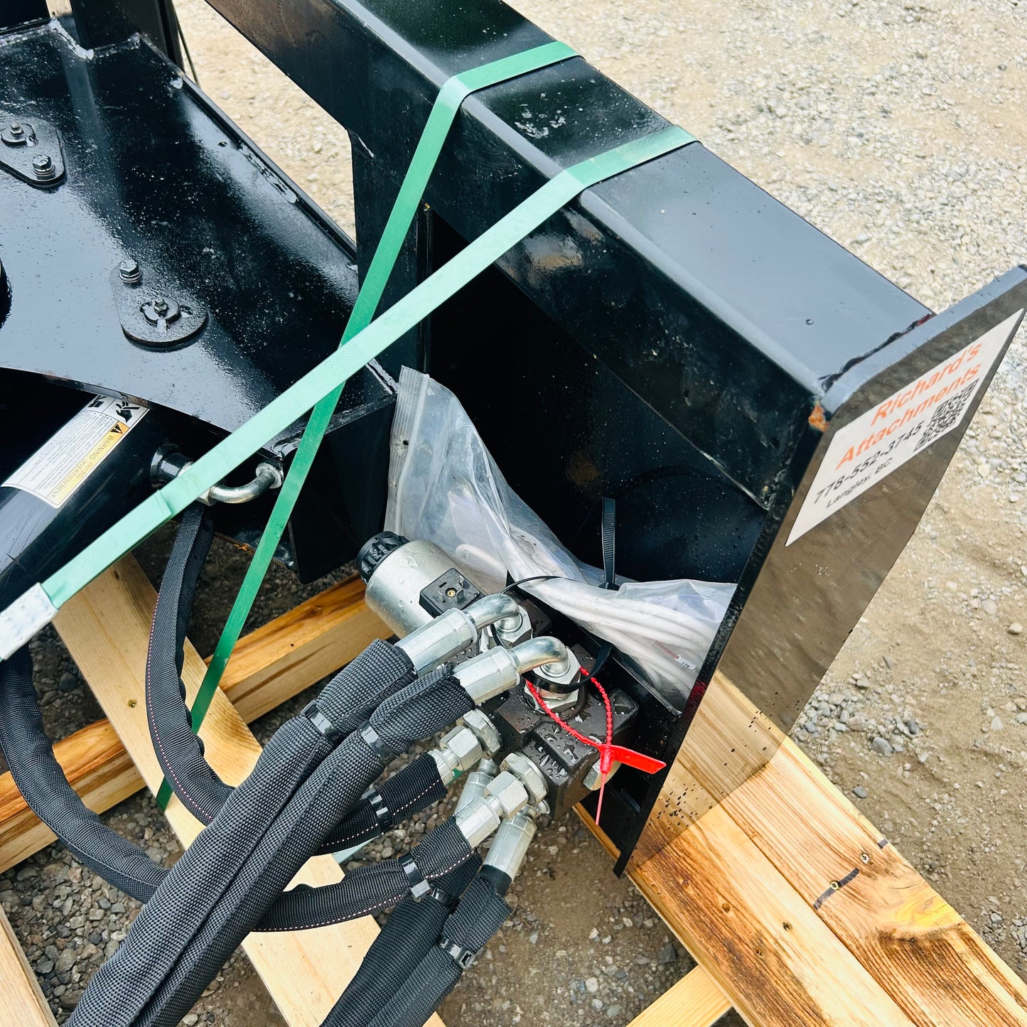 New Skid Steer Attachment Hydraulic Angle Broom