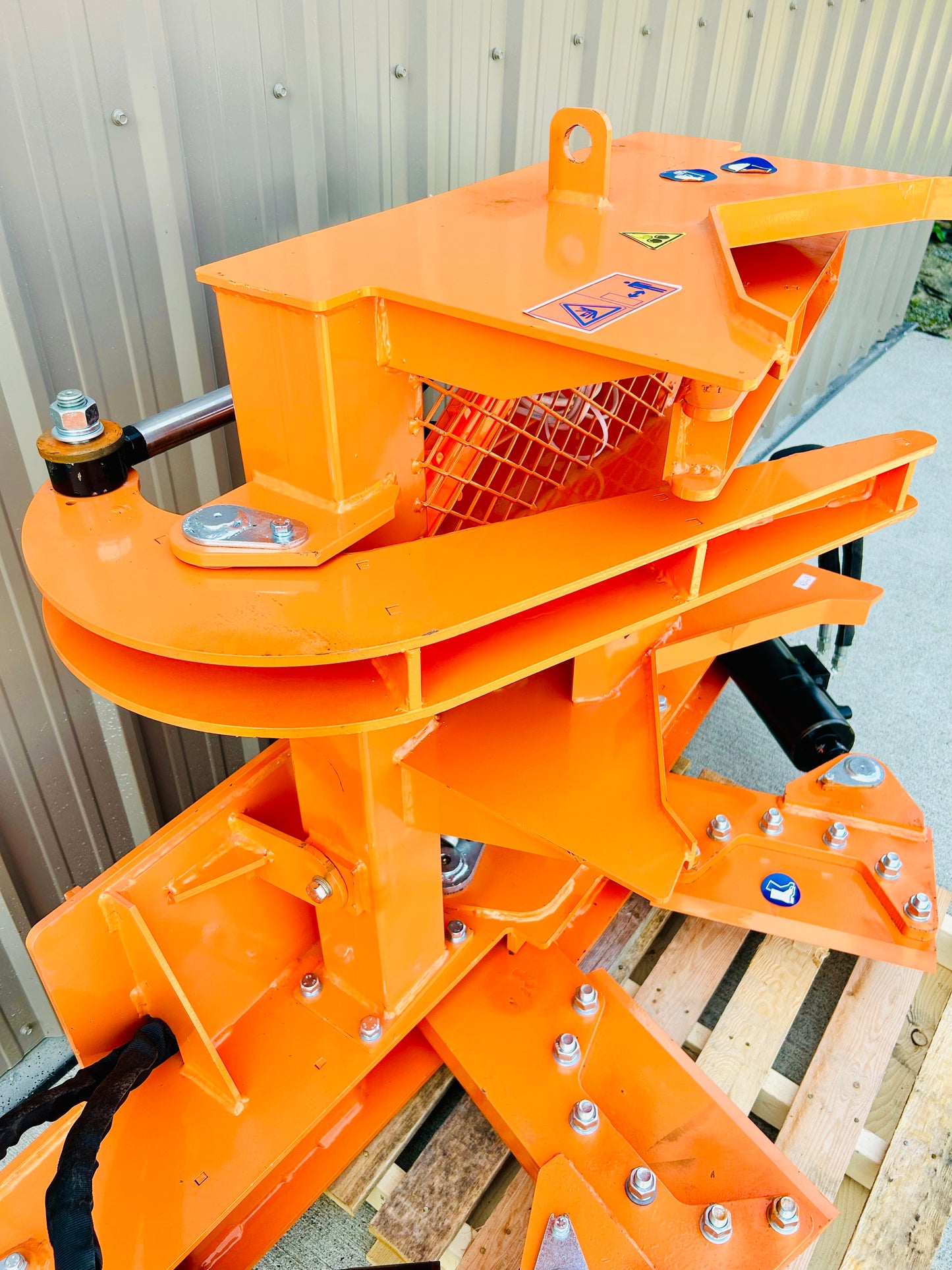 New Heavy Duty 12” Tree Shear With Tree Grapper