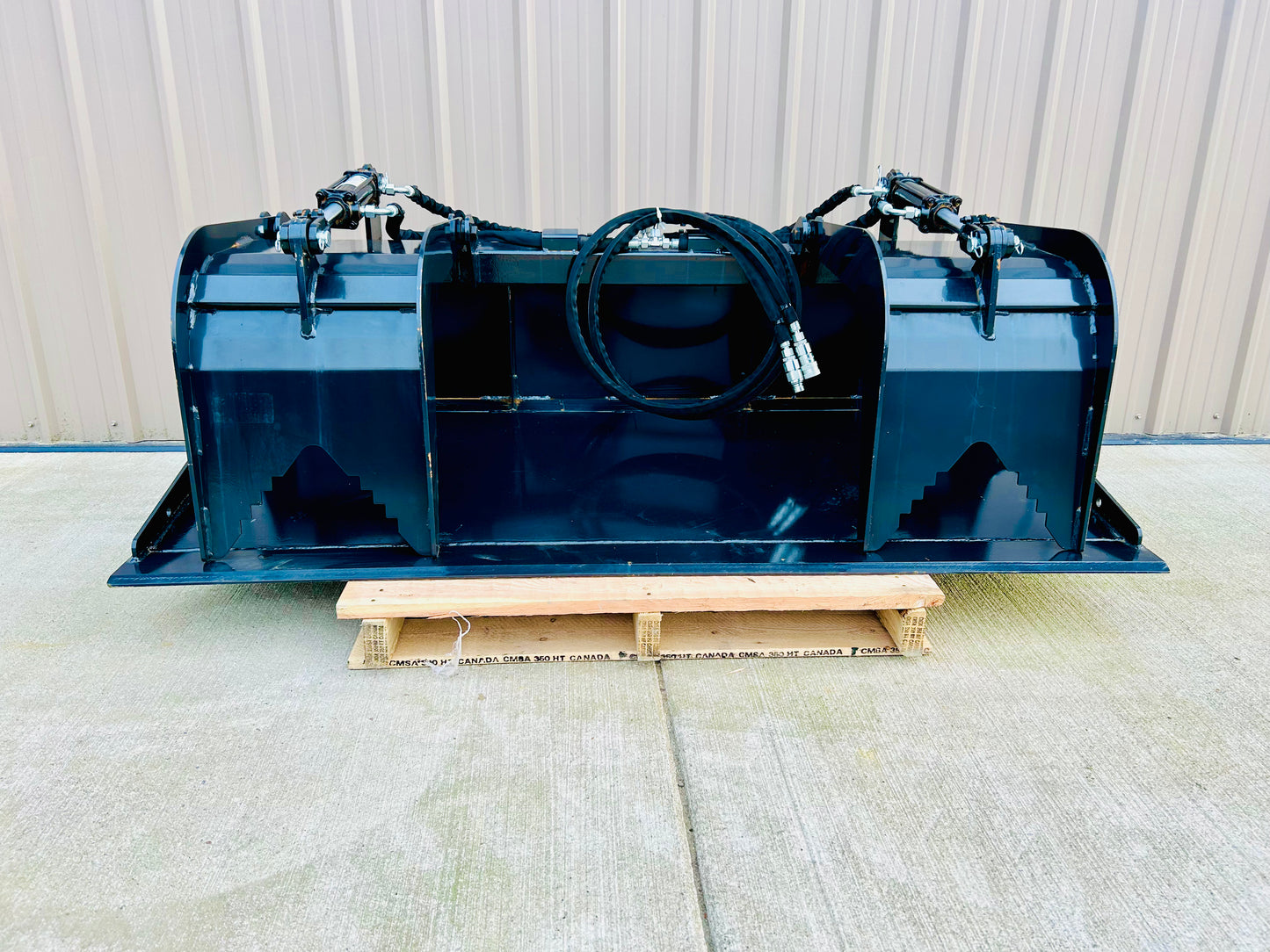 Unused 72” Skid Steer Solid Bottom Dual Cylinder Grapple Bucket