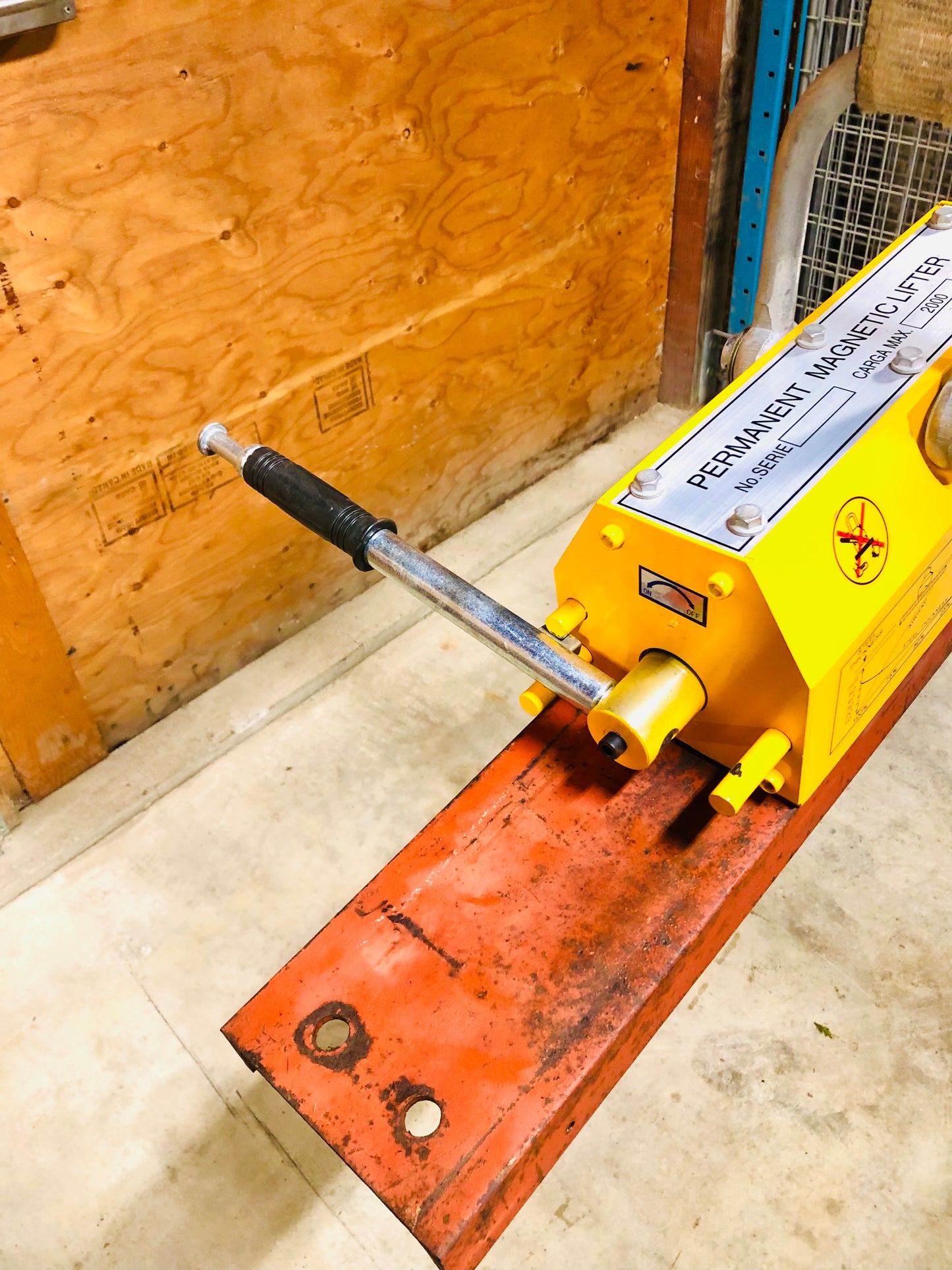 Unused 2 Ton / 4400 lbs Heavy Duty Permanent Magnetic Lifter