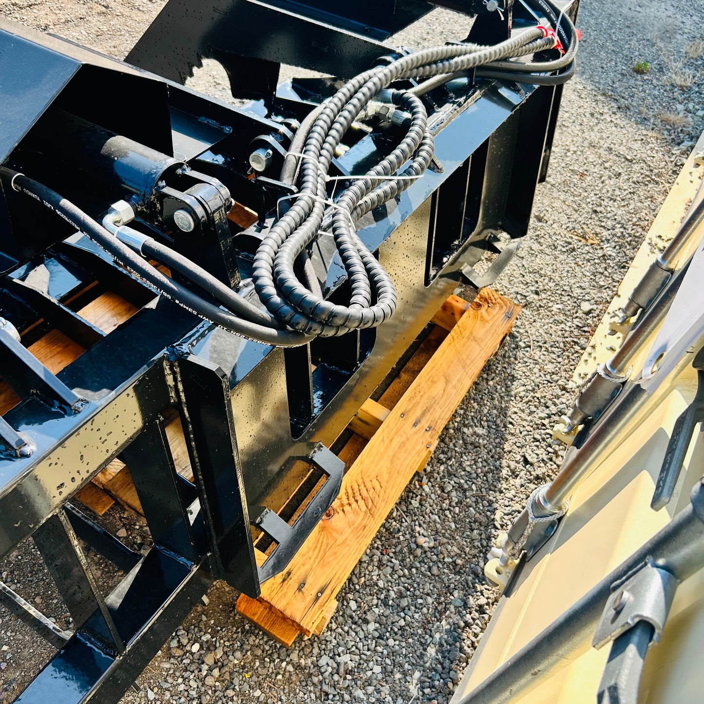 $1999 New Mid Duty 72" Dual-Cylinder Rock Grapple Bucket - 6” Spacing