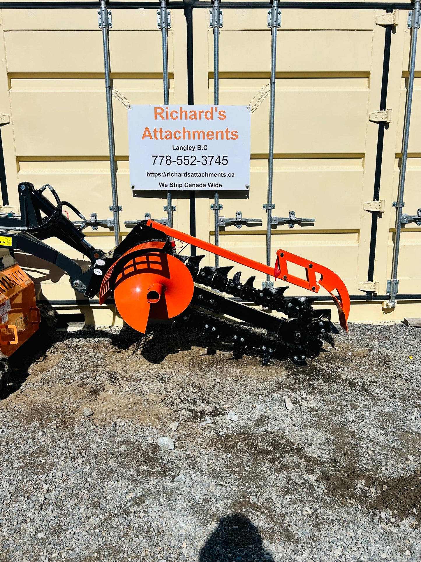 $2200 New Mini Skid Steer Hydraulic Trencher