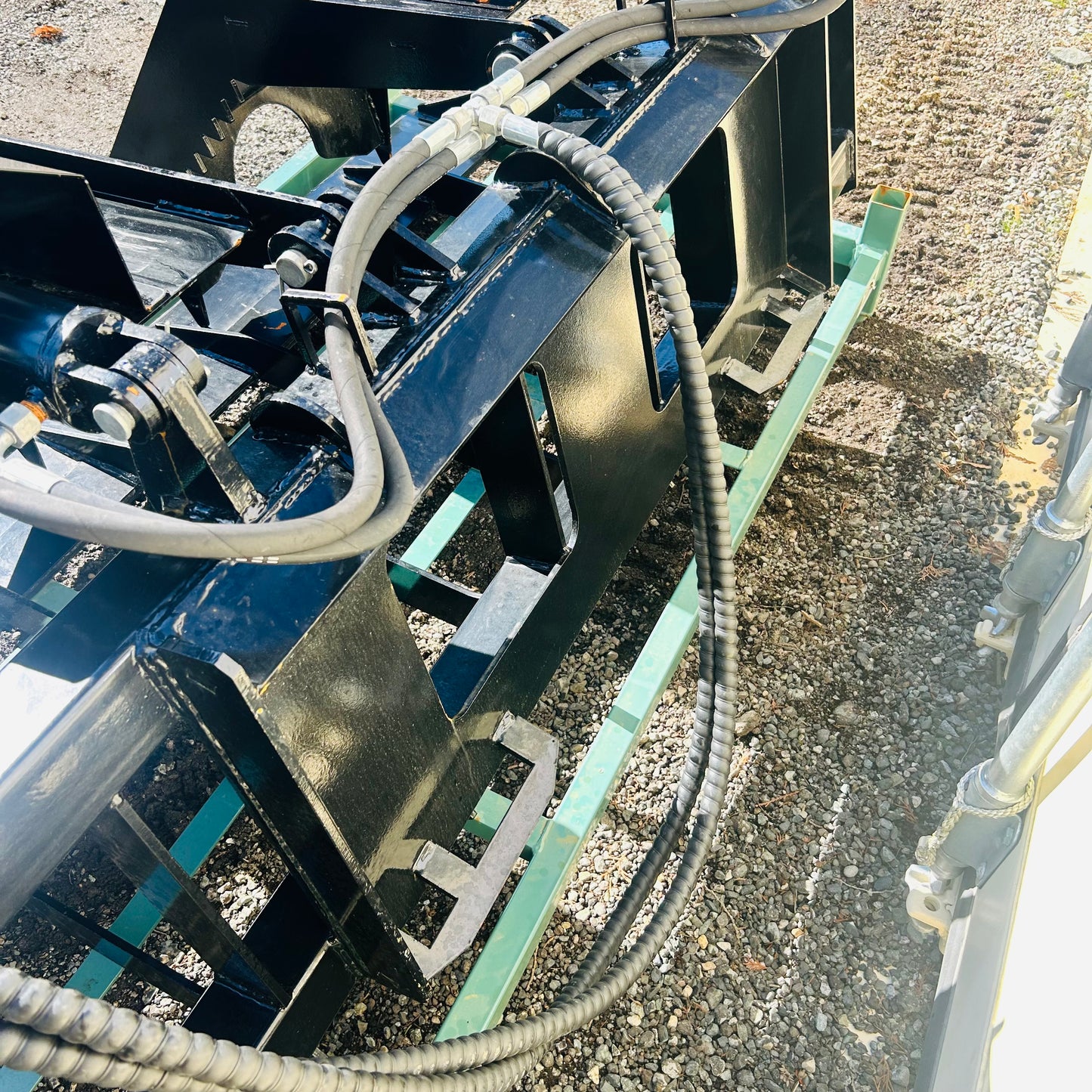 $1850 New Mid Duty 72" Dual-Cylinder Rock Grapple Bucket - 10” Spacing