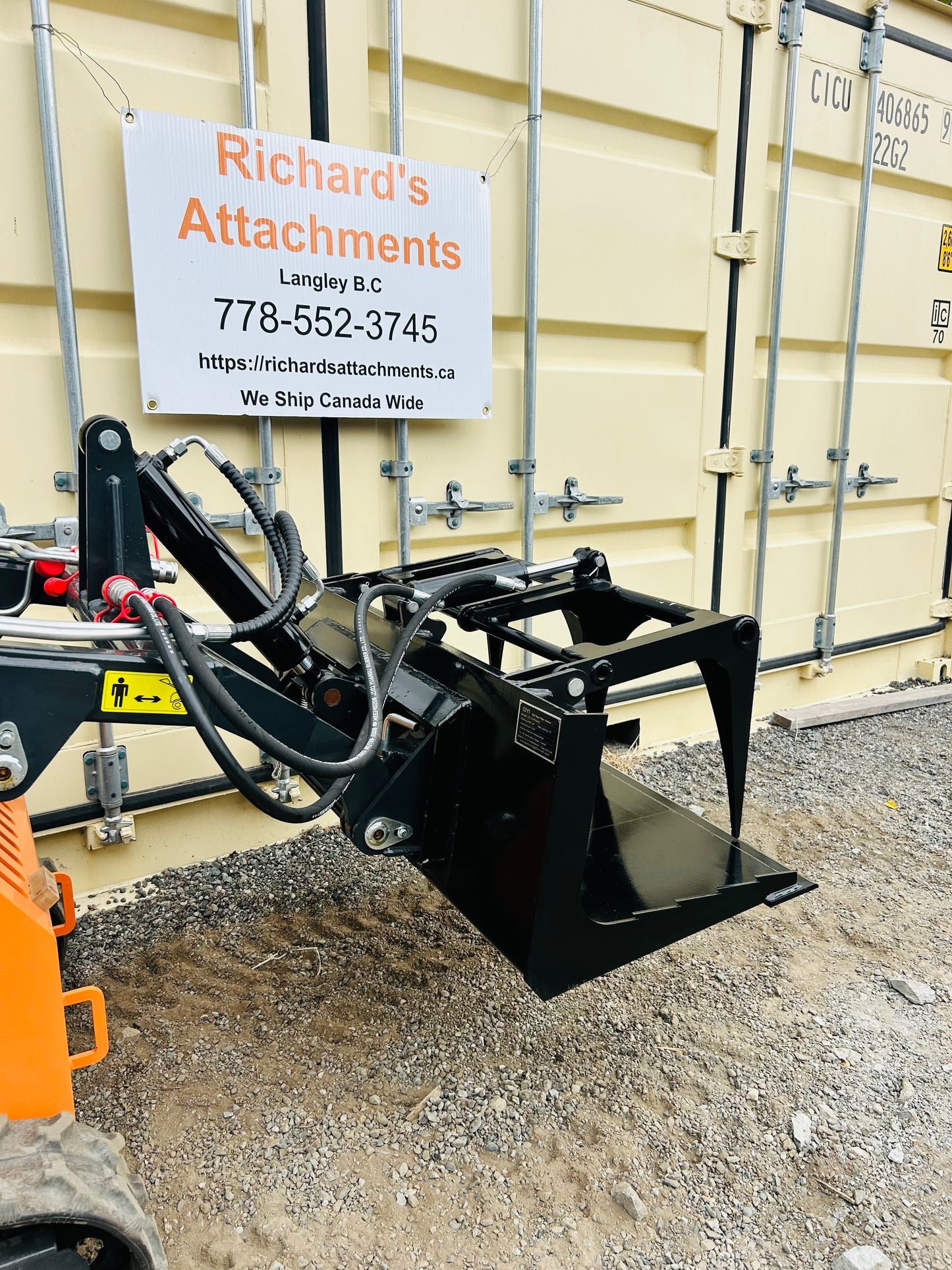 New Mini Skid Steer Solid Bottom Grapple