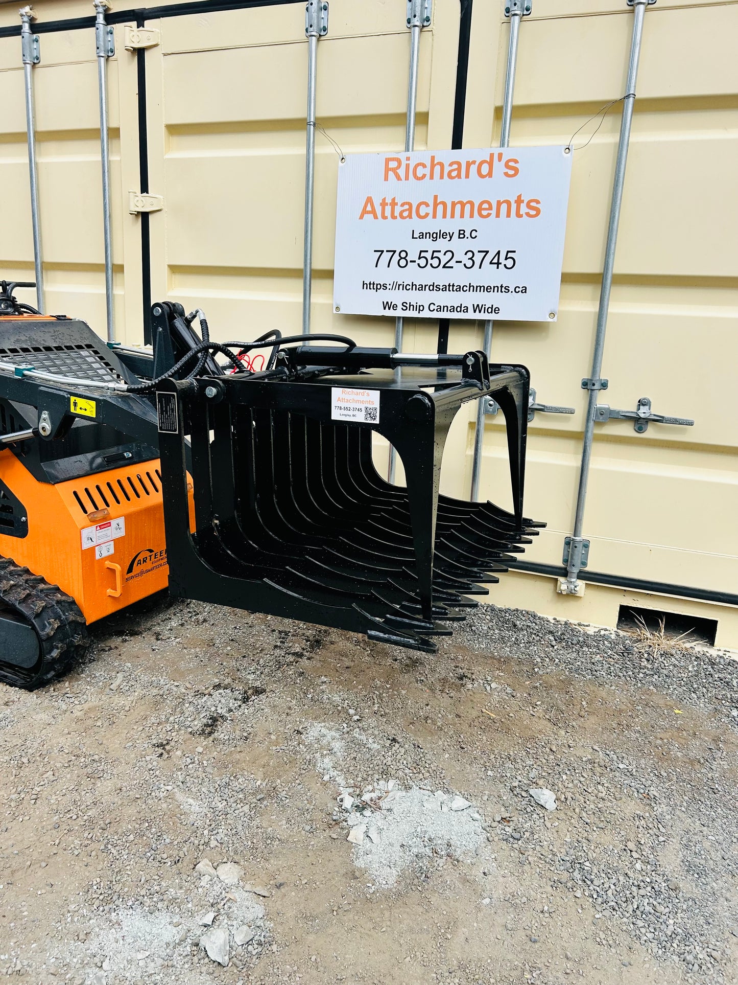 New Mini Skid Steer 44” Skeleton / Brush Grapple - Large Capacity