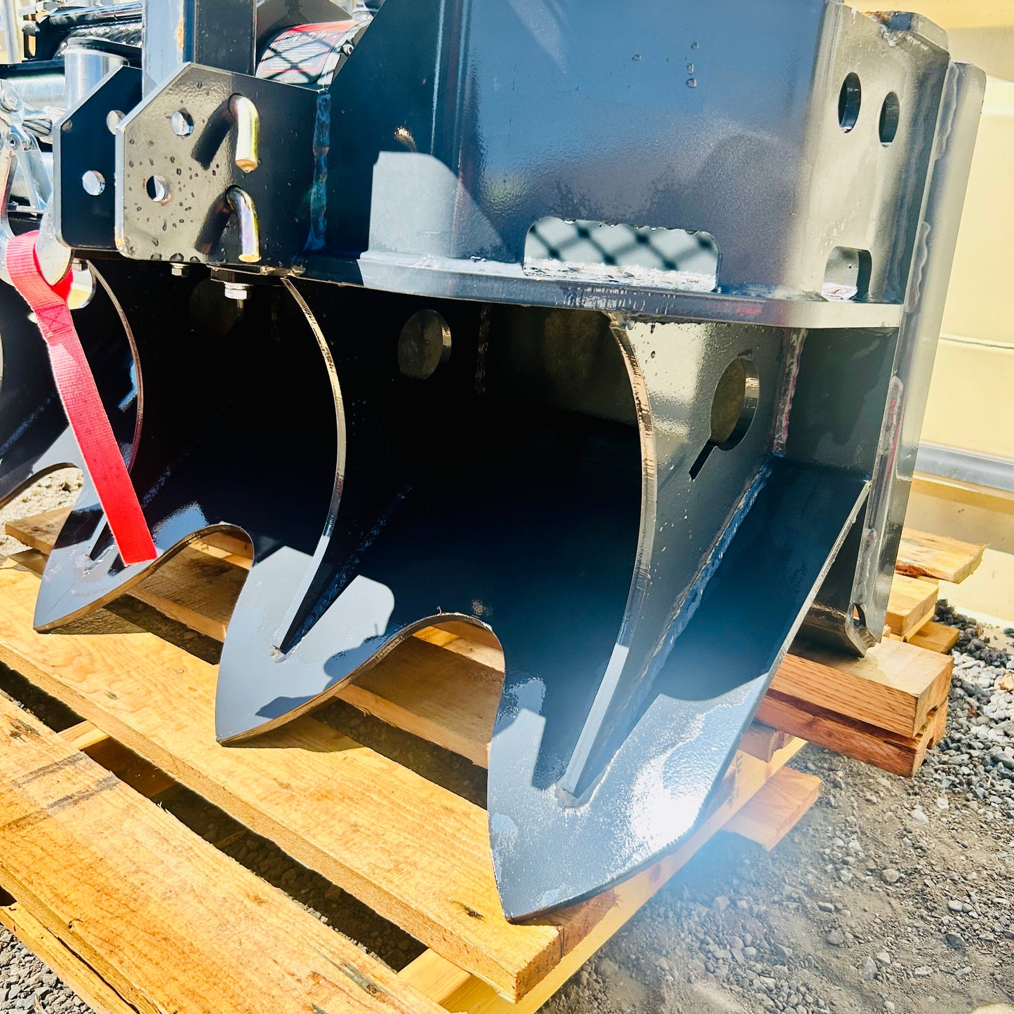 New 15,000 lbs Skid Steer Hydraulic Winch