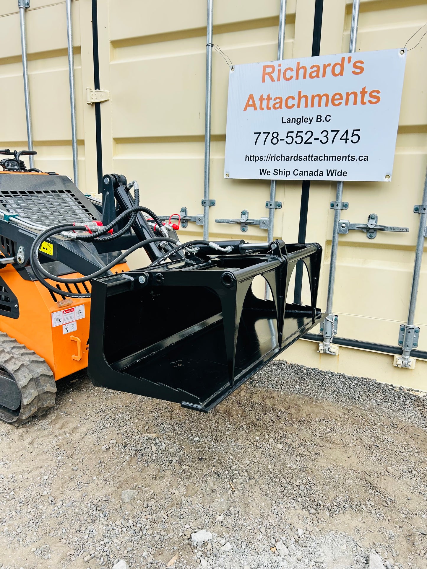 New Mini Skid Steer Solid Bottom Grapple
