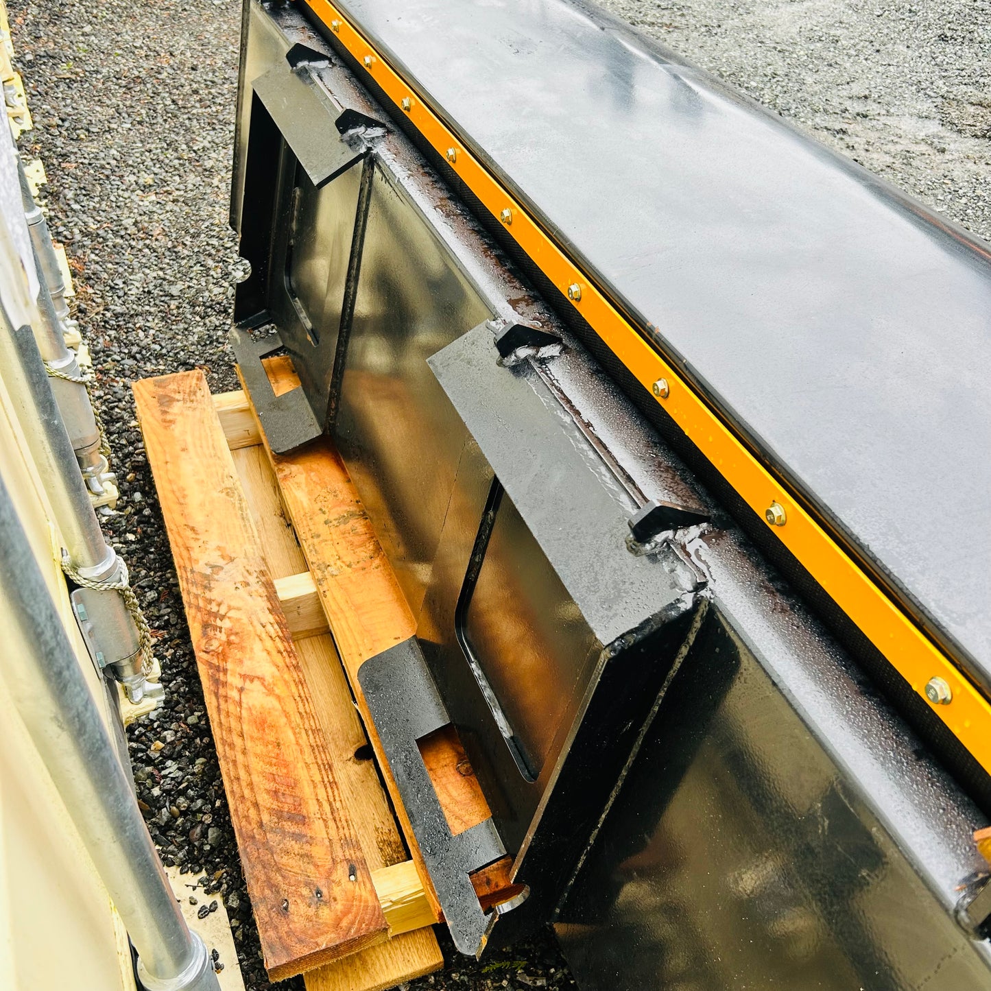 $2250 New 72” Skid Steer Pickup Broom Sweeper Bucket - SBGY72
