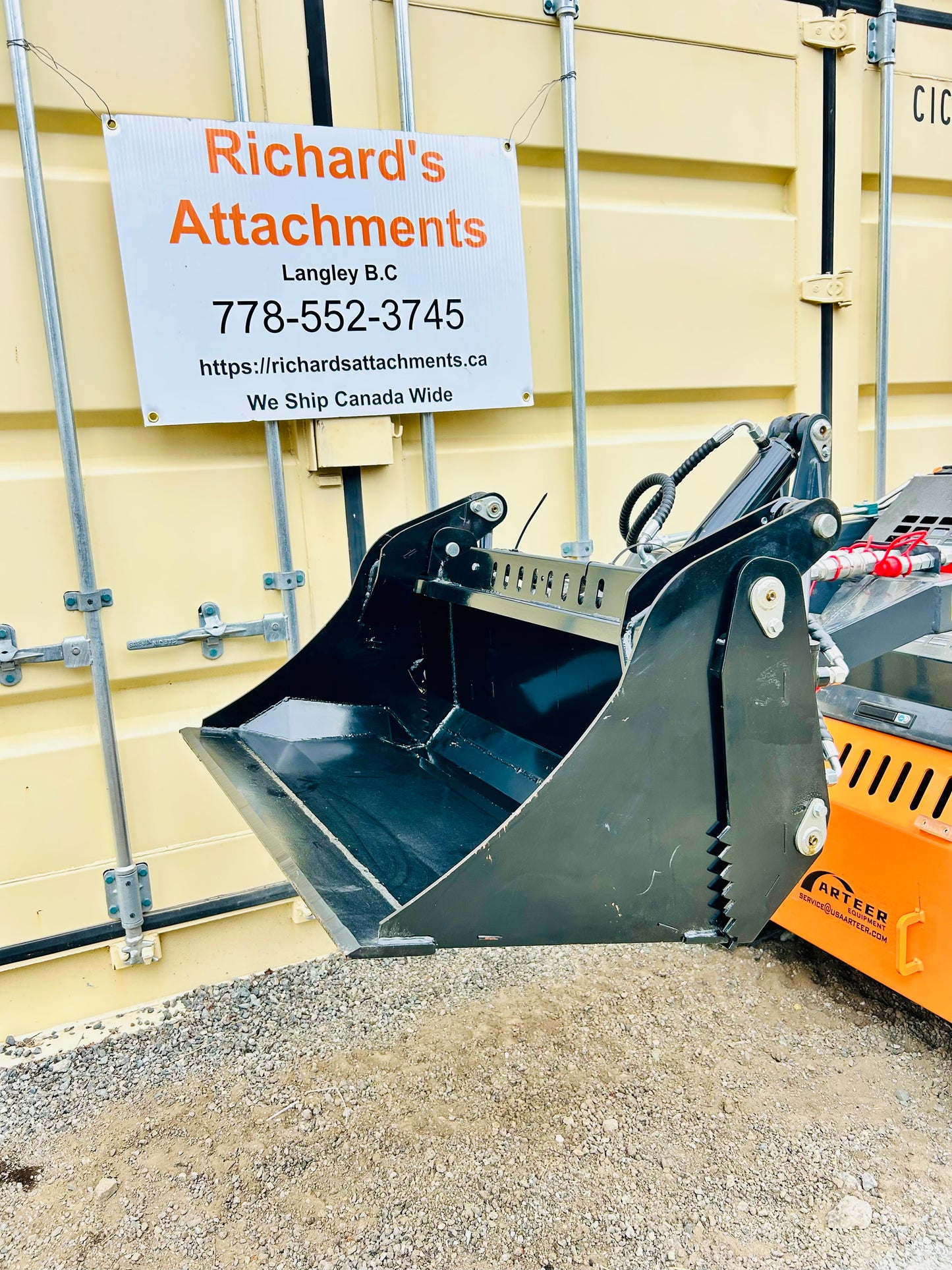 New 39” Mini Skid Steer Hydraulic 4in1 Bucket