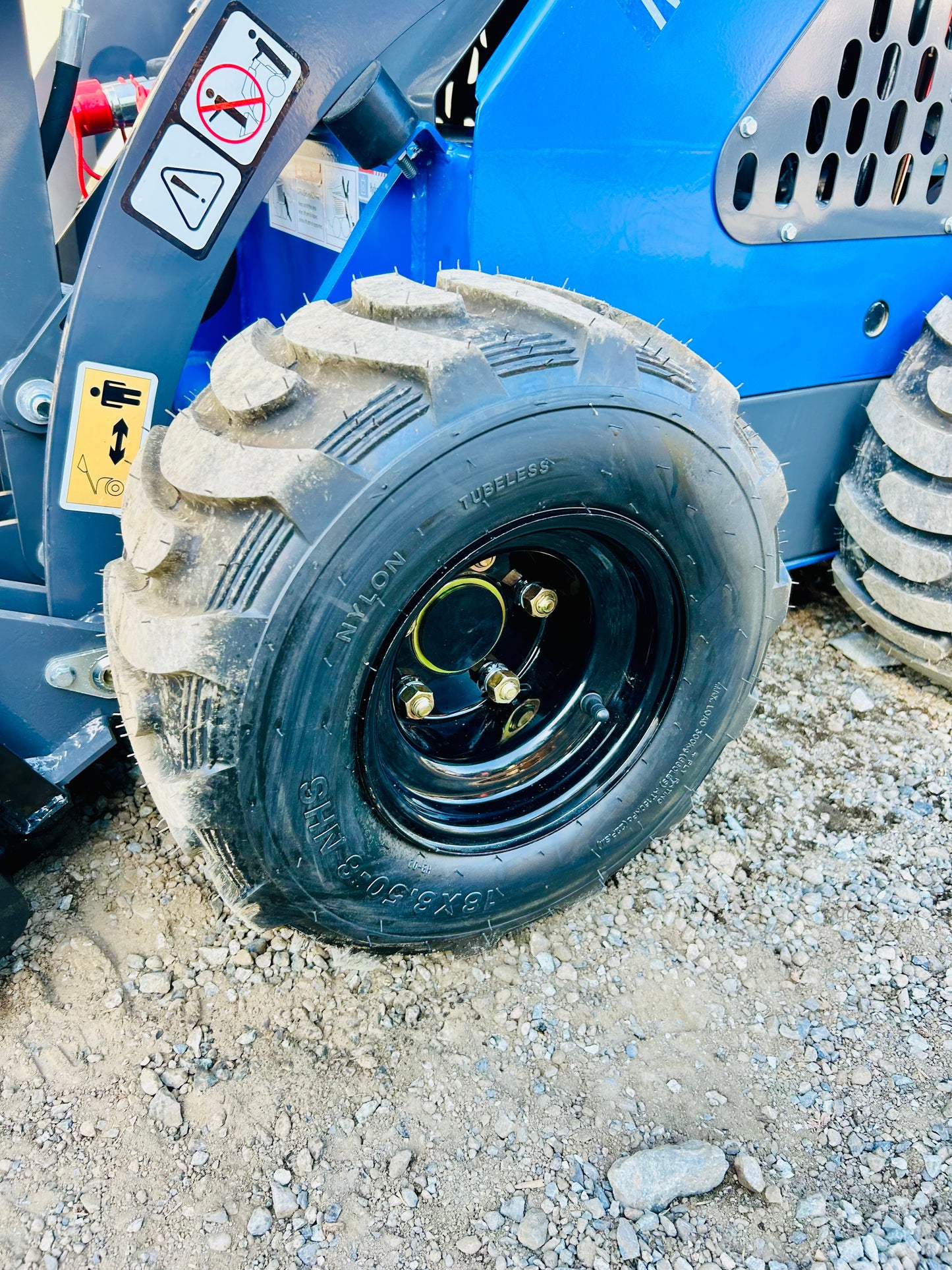 New MX-MZW14 Stand On Mini Skid Steer Wheeled Loader