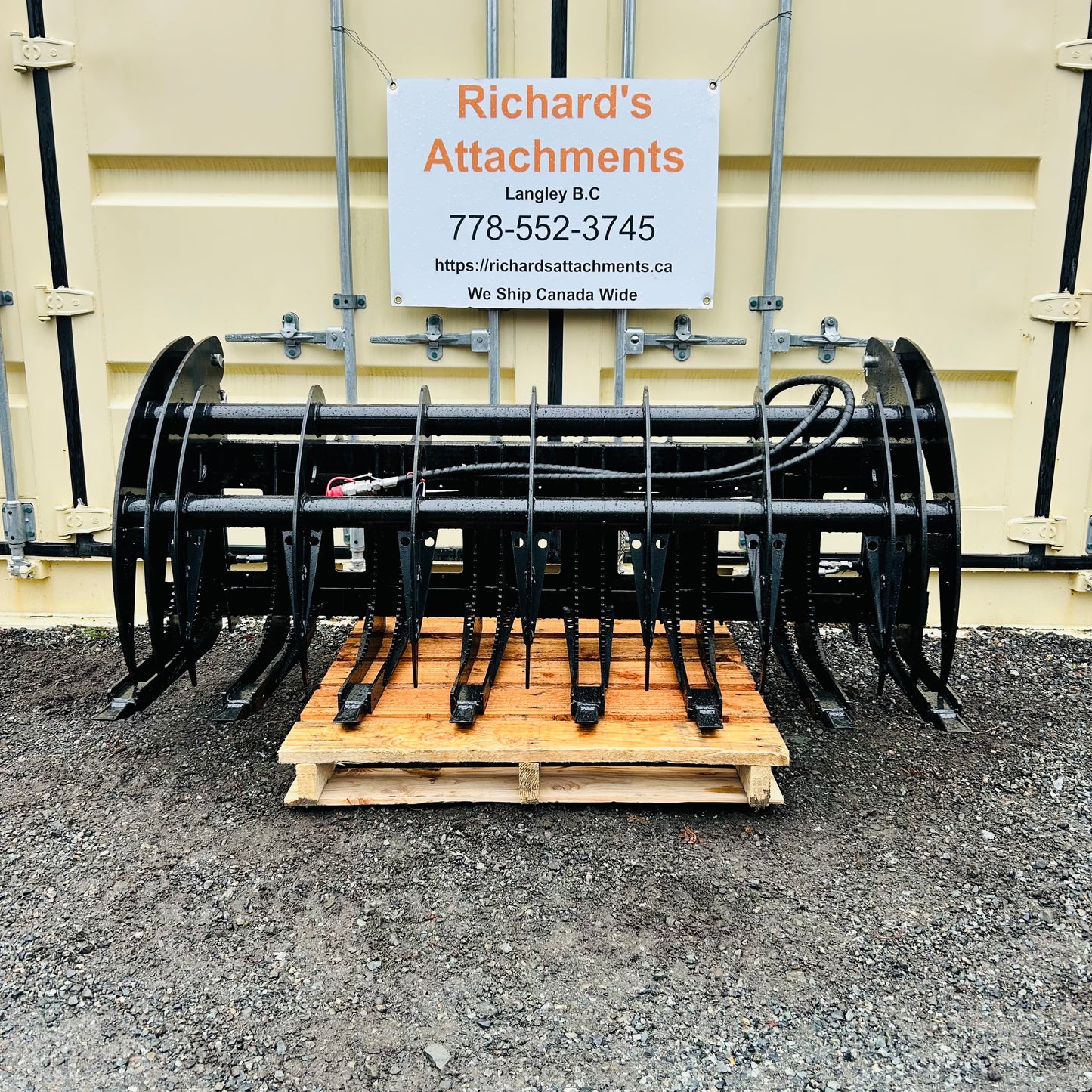 $2200 New GY-CLG72C 72" Root Grapple