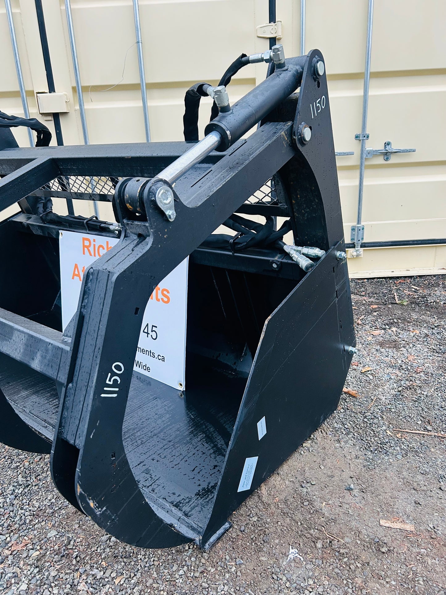 New 82'' Skid Steer Grapple Bucket