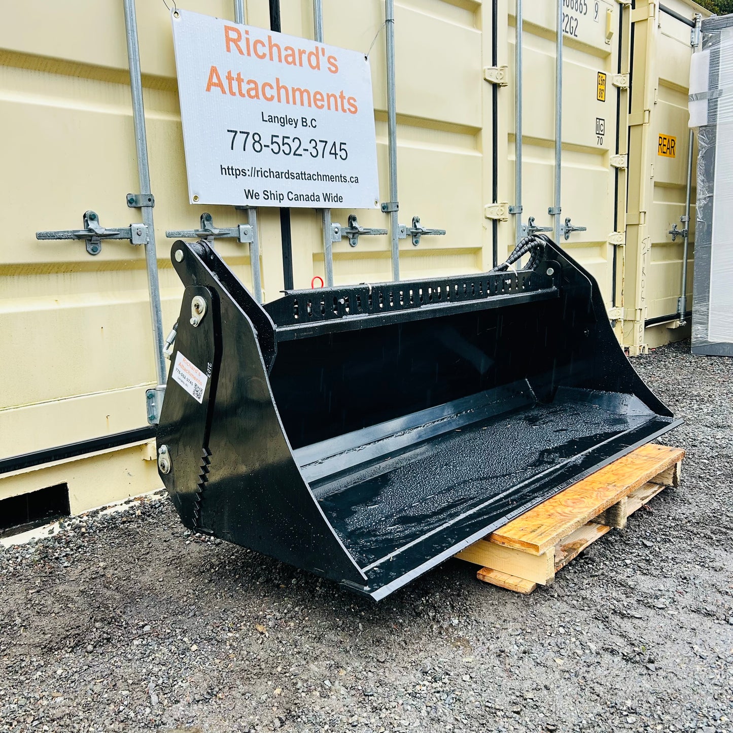 $2200 New 72” Skid Steer 4in1 Bucket