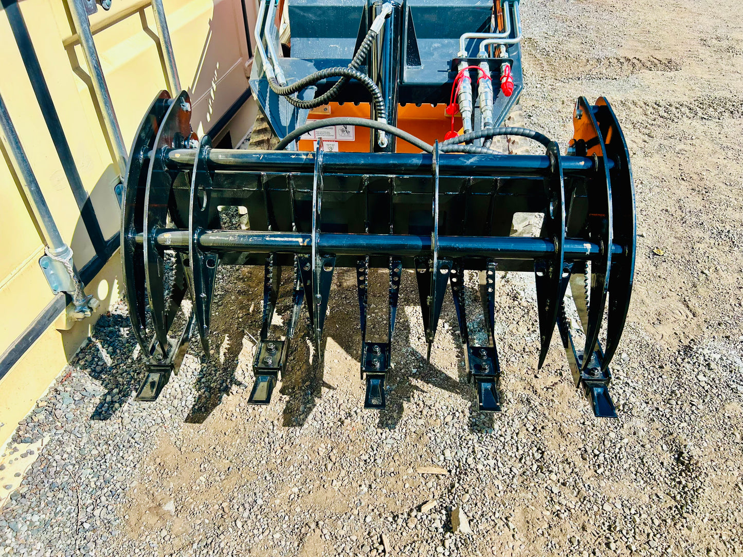 New Mini Skid Steer 44” Hydraulic Root Grapple