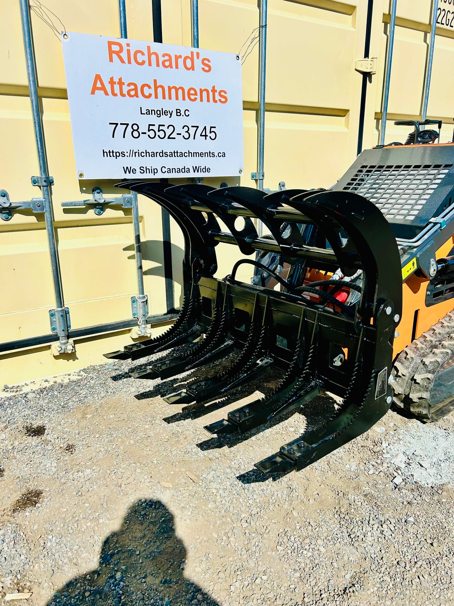 New Mini Skid Steer 44” Hydraulic Root Grapple
