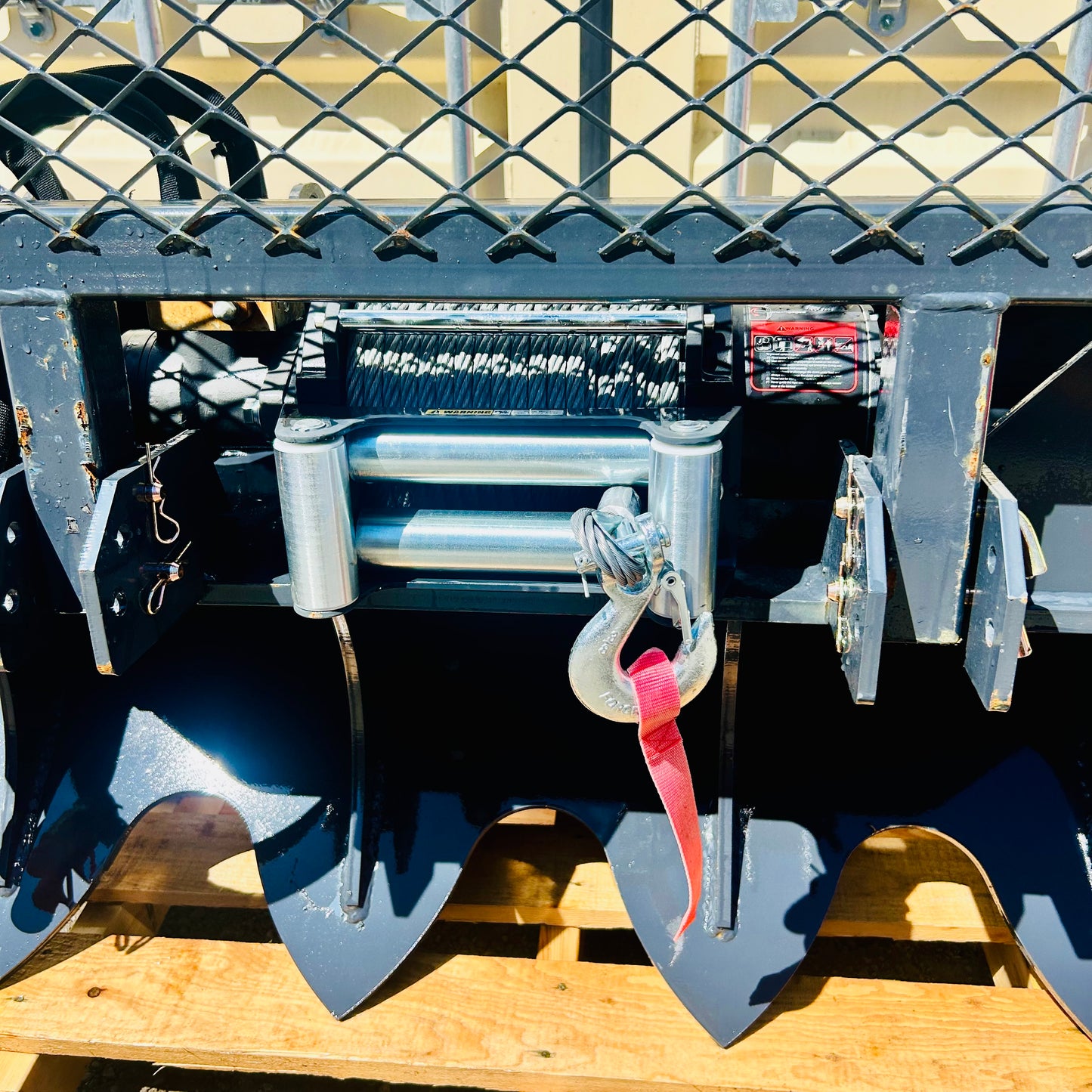 New 15,000 lbs Skid Steer Hydraulic Winch