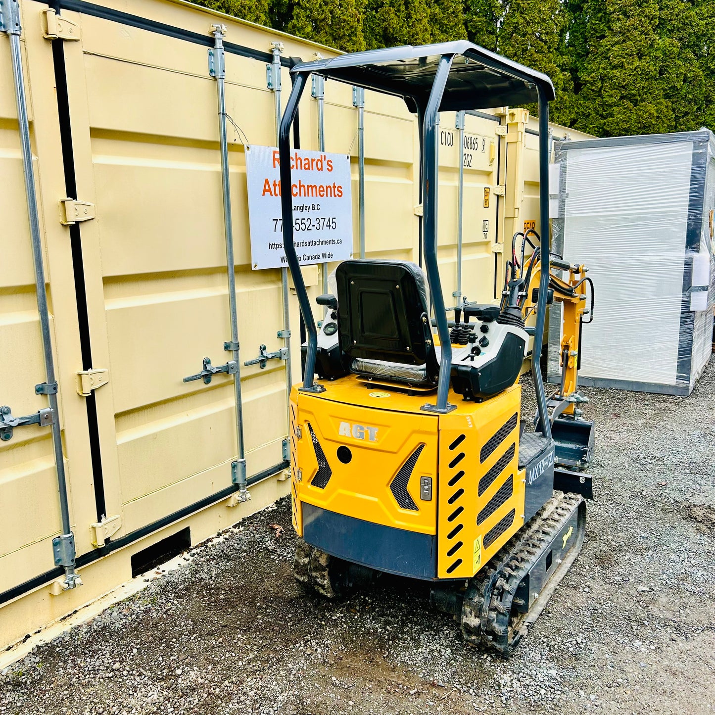 $5950 New MX12-(R) Mini Excavator - 15 HP Gas