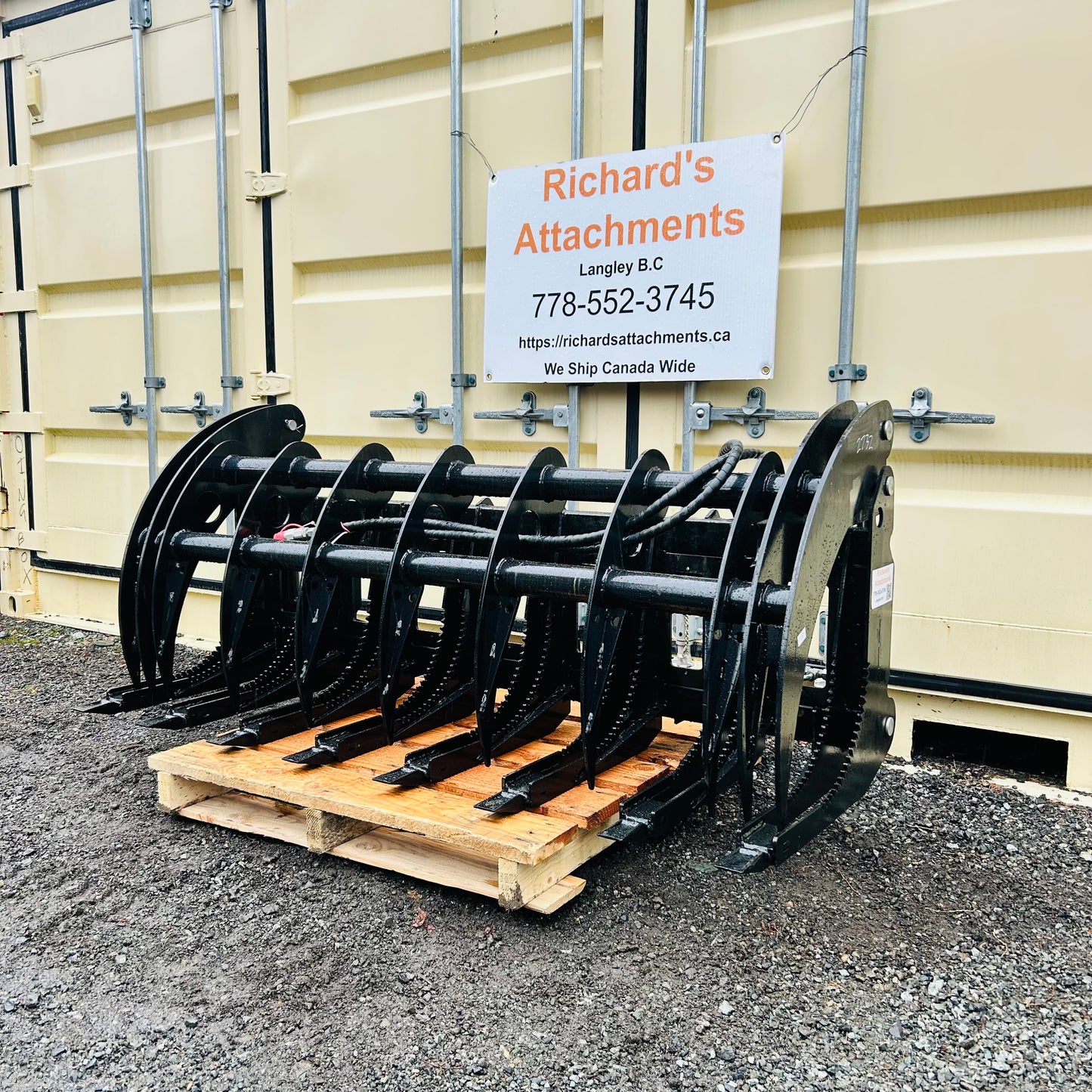 $2200 New GY-CLG72C 72" Root Grapple