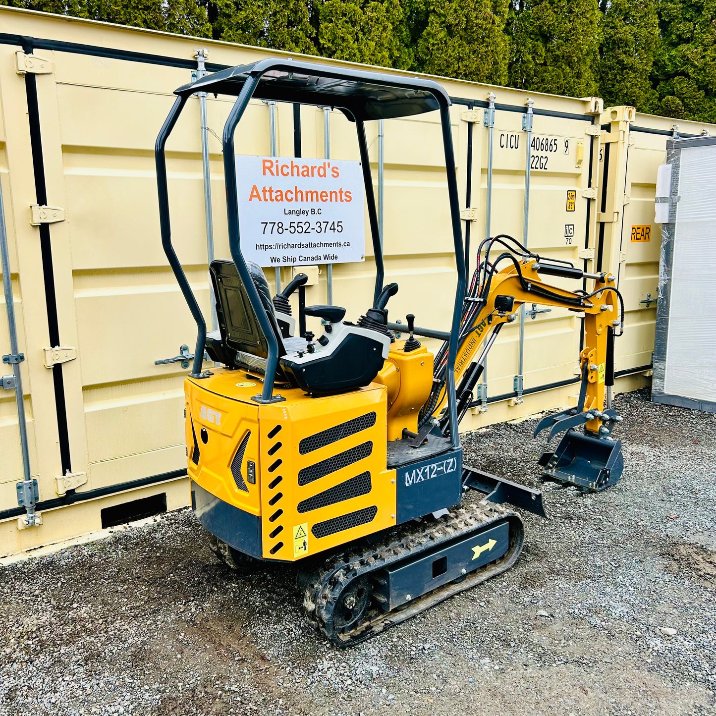 $5950 New MX12-(R) Mini Excavator - 15 HP Gas