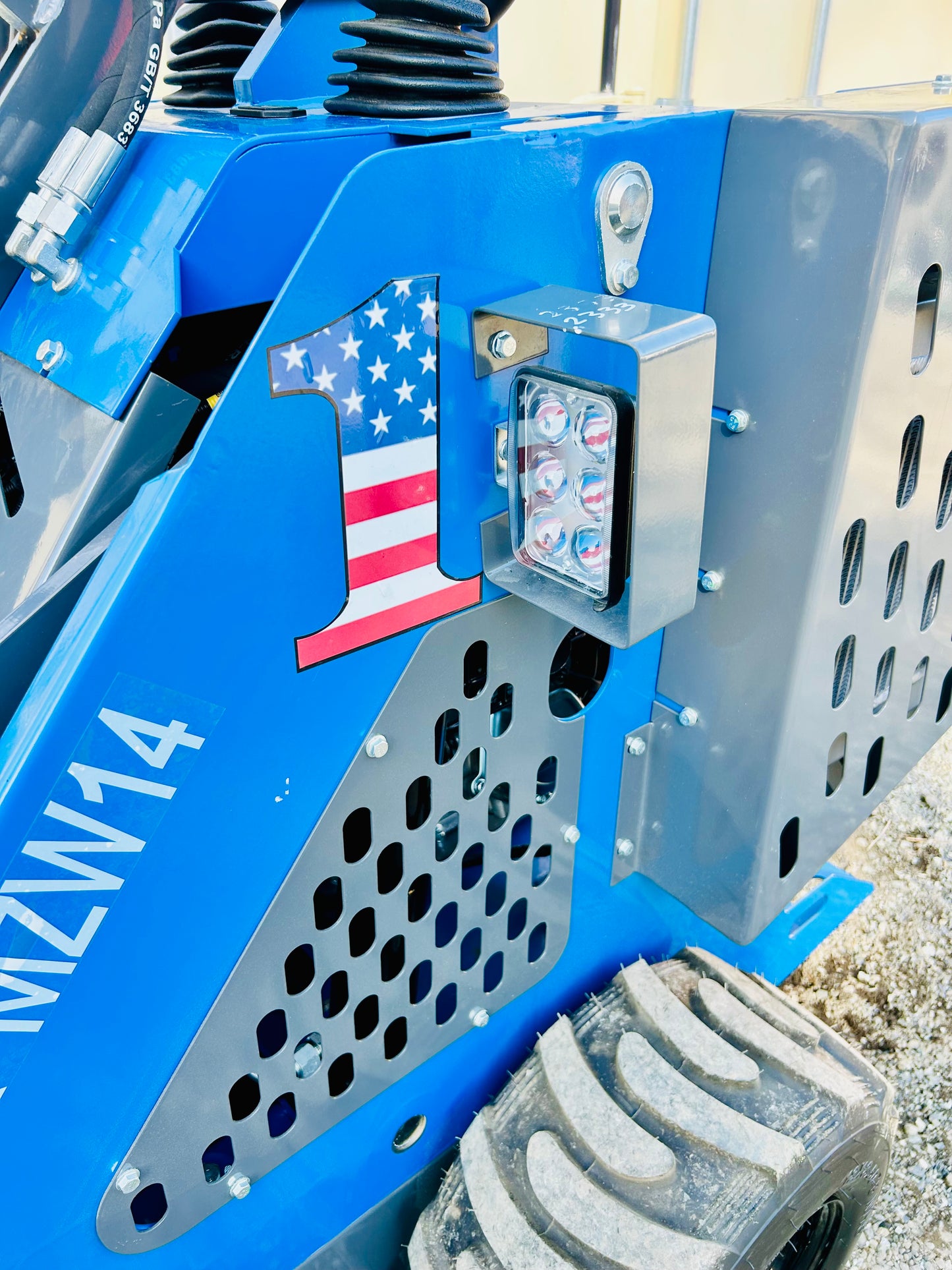 New MX-MZW14 Stand On Mini Skid Steer Wheeled Loader