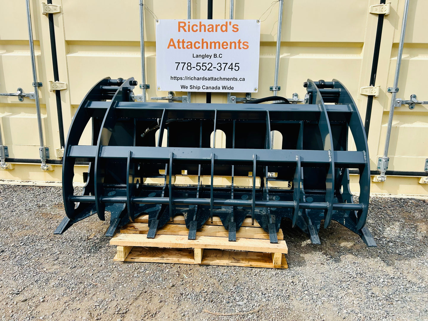 $3950 New Premium 72" Skid Steer Root Rake Clamshell Grapple, Universal Mount, 54" Jaw Opening, 3000 lb Weight Capacity