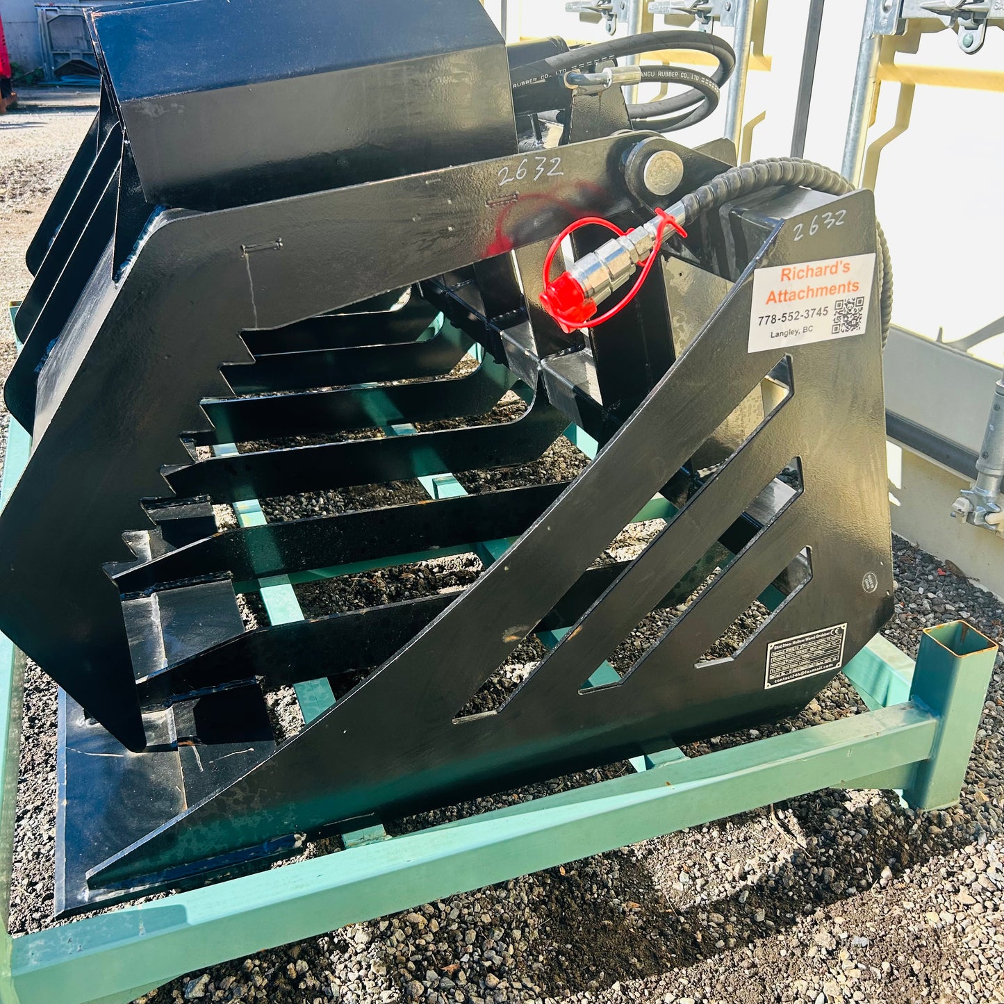 $1850 New Mid Duty 72" Dual-Cylinder Rock Grapple Bucket - 10” Spacing