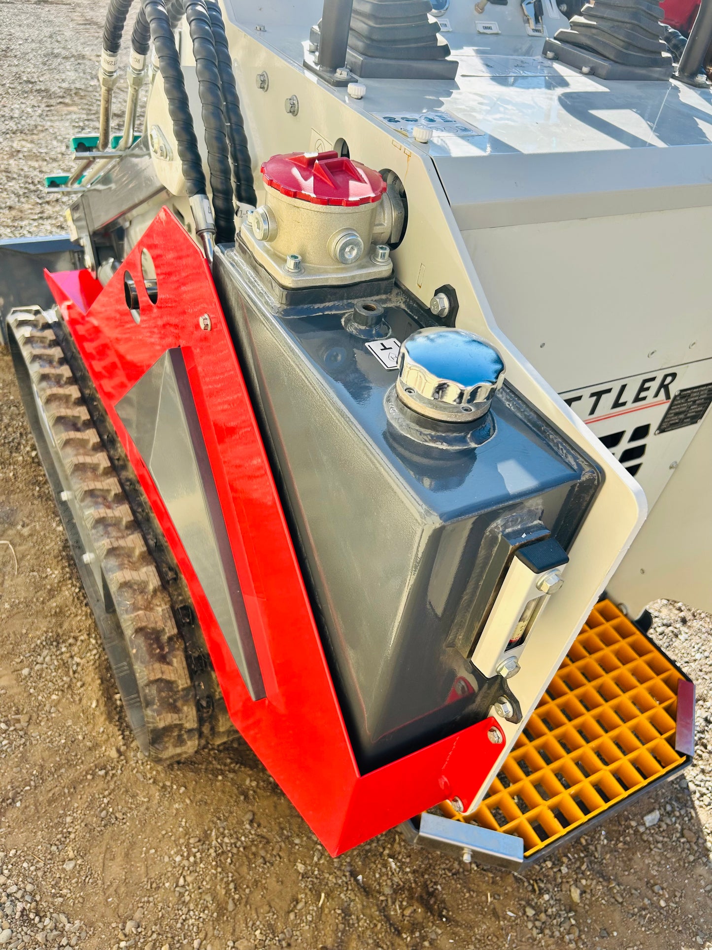New ST28-H Mini Skid Steer Track Loader- High Lifting Capacity