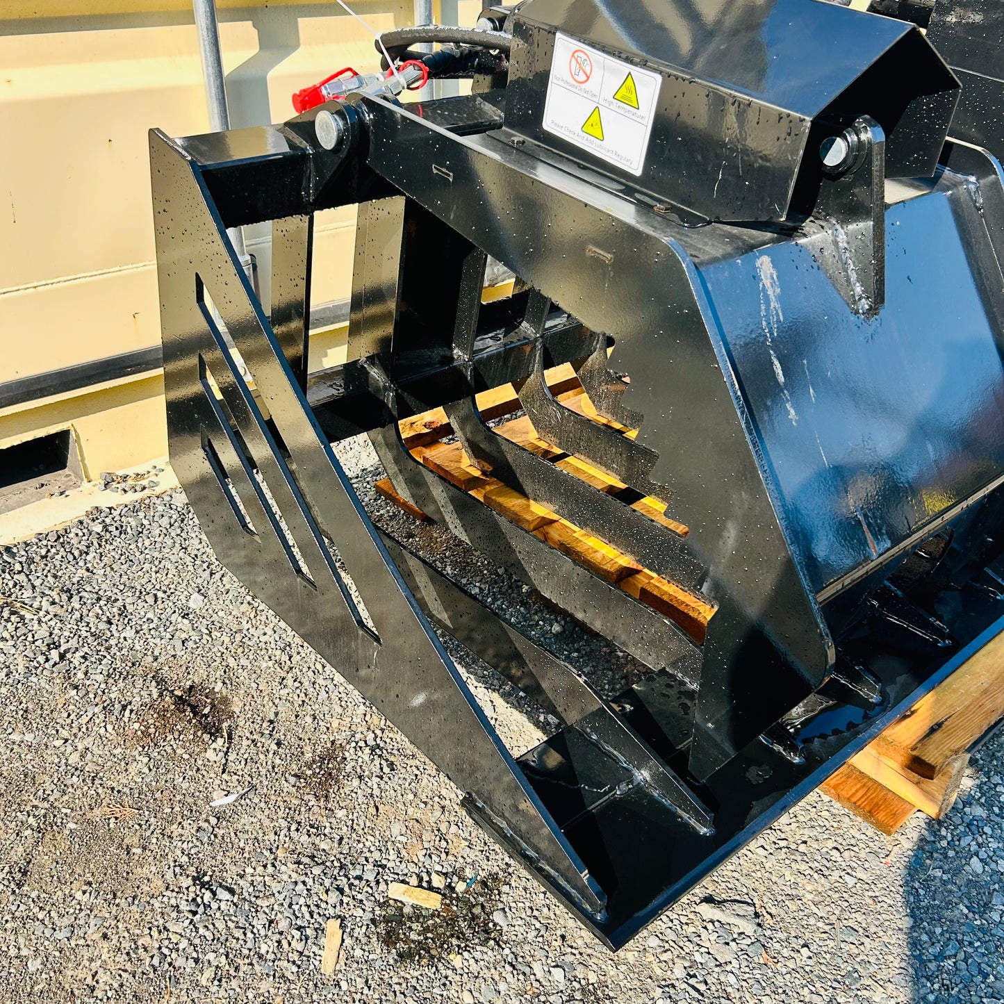 $1999 New Mid Duty 72" Dual-Cylinder Rock Grapple Bucket - 6” Spacing