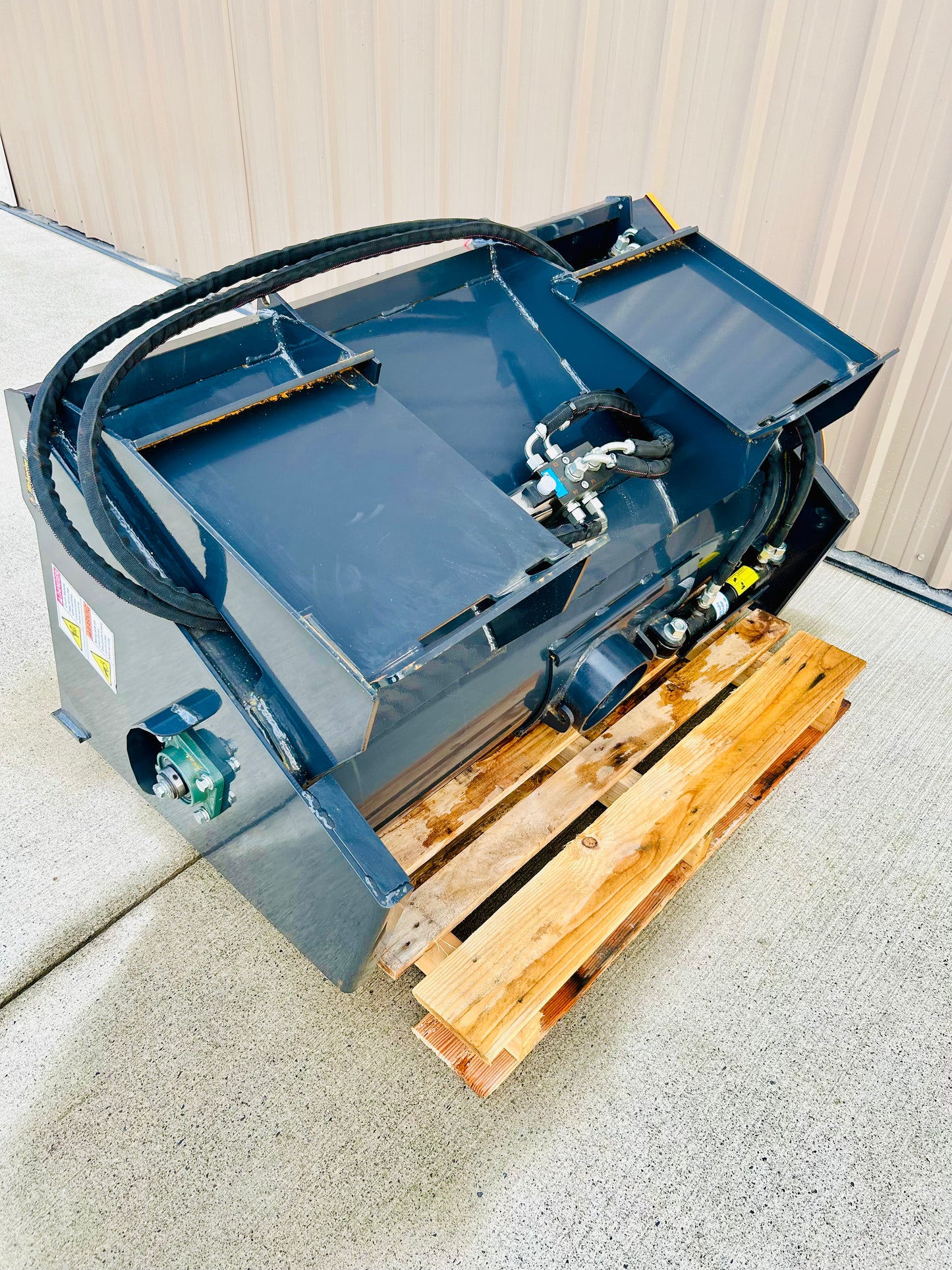 New Skid Steer Hydraulic Cement Mixer Bucket