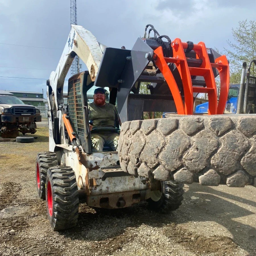 New Premium 30” Skid Steer Log Grapple Attachment, 42” Claw Opening, 3000-lb Grapple Capacity, Universal Mount