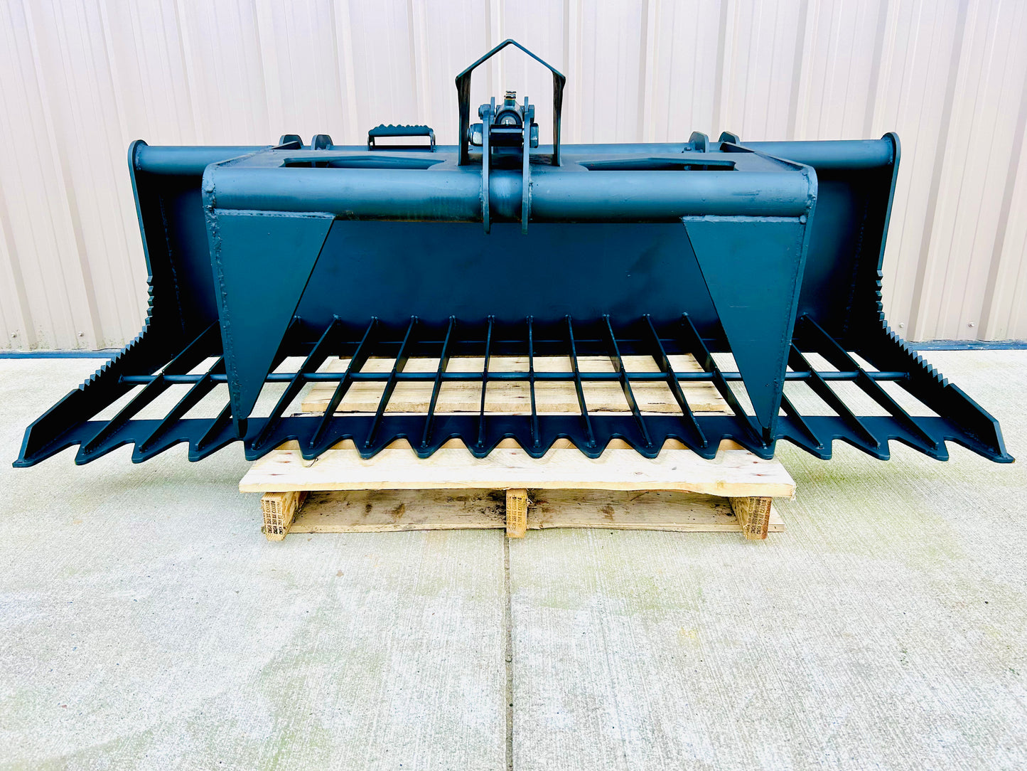 New Heavy Duty 76” Skeleton Grapple Bucket